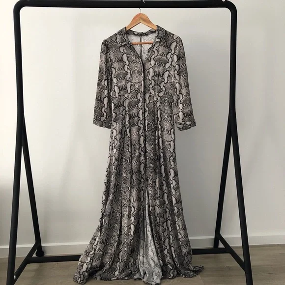 💫 HOST PICK 💫 ZARA Snake Print Maxi Dress - Picture 3 of 5